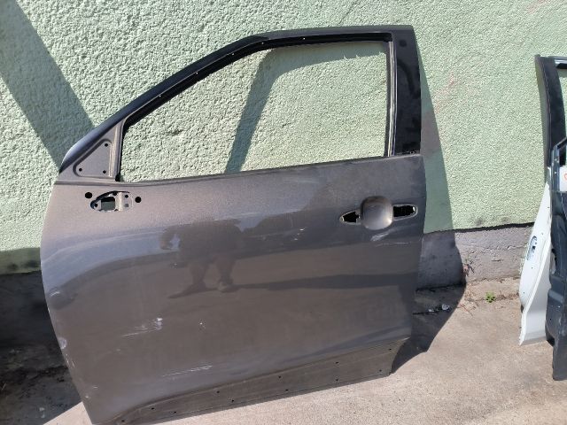 bontott TOYOTA YARIS CROSS Bal első Ajtó (Üres lemez)