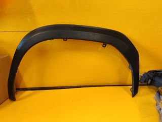 bontott TOYOTA YARIS CROSS Bal első Sárvédő Díszléc