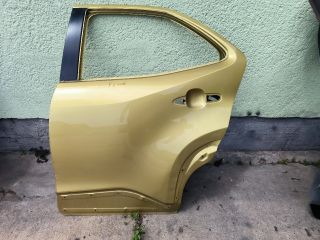 bontott TOYOTA YARIS CROSS Bal hátsó Ajtó (Részeivel)