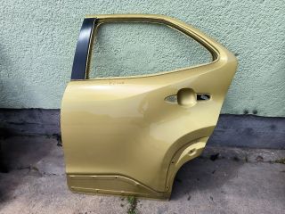 bontott TOYOTA YARIS CROSS Bal hátsó Ajtó (Üres lemez)