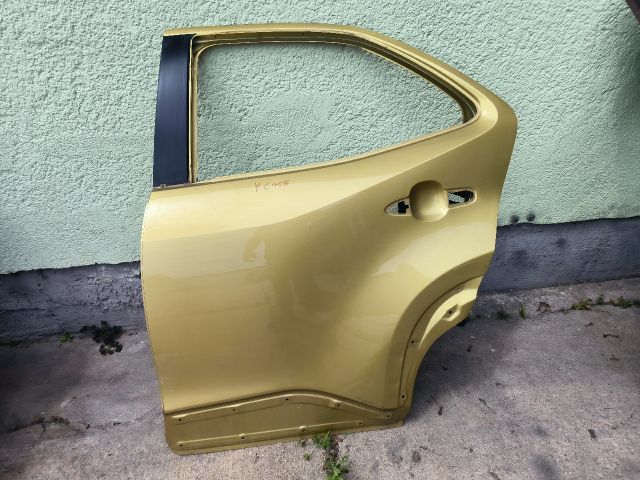 bontott TOYOTA YARIS CROSS Bal hátsó Ajtó (Üres lemez)