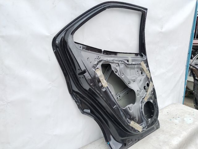 bontott TOYOTA YARIS CROSS Bal hátsó Ajtó (Üres lemez)