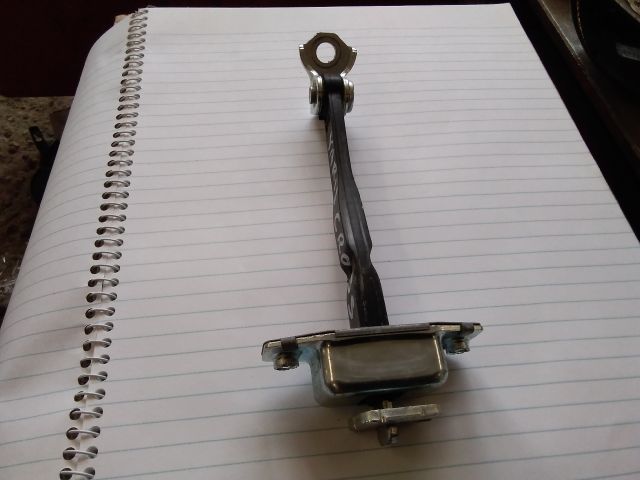 bontott TOYOTA YARIS CROSS Bal hátsó Ajtóhatároló