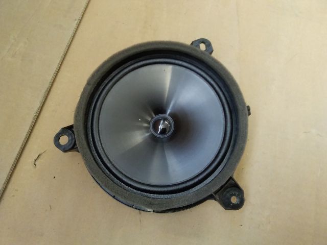 bontott TOYOTA YARIS CROSS Bal hátsó Hangszóró