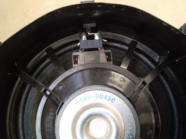 bontott TOYOTA YARIS CROSS Bal hátsó Hangszóró