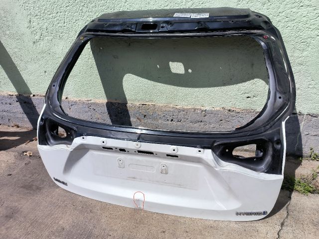 bontott TOYOTA YARIS CROSS Csomagtérajtó (Üres lemez)