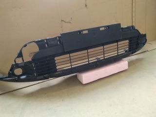 bontott TOYOTA YARIS CROSS Első Lökhárító Alsó Középső Díszrács