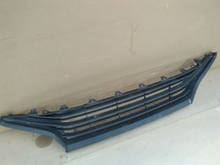 bontott TOYOTA YARIS CROSS Első Lökhárító Alsó Középső Díszrács