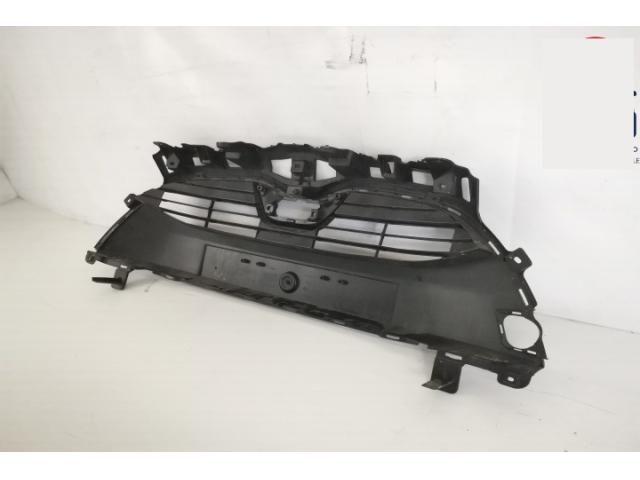 bontott TOYOTA YARIS CROSS Első Lökhárító Alsó Középső Díszrács