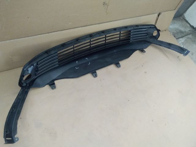 bontott TOYOTA YARIS CROSS Első Lökhárító Alsó (Műanyag)