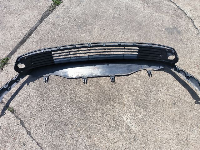 bontott TOYOTA YARIS CROSS Első Lökhárító Alsó (Műanyag)