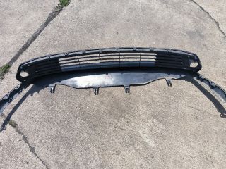 bontott TOYOTA YARIS CROSS Első Lökhárító Alsó (Műanyag)