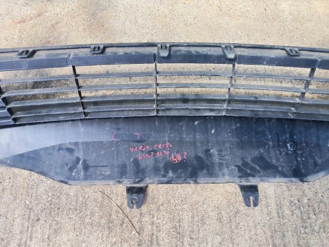 bontott TOYOTA YARIS CROSS Első Lökhárító Alsó (Műanyag)