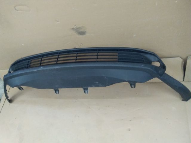 bontott TOYOTA YARIS CROSS Első Lökhárító Alsó (Műanyag)