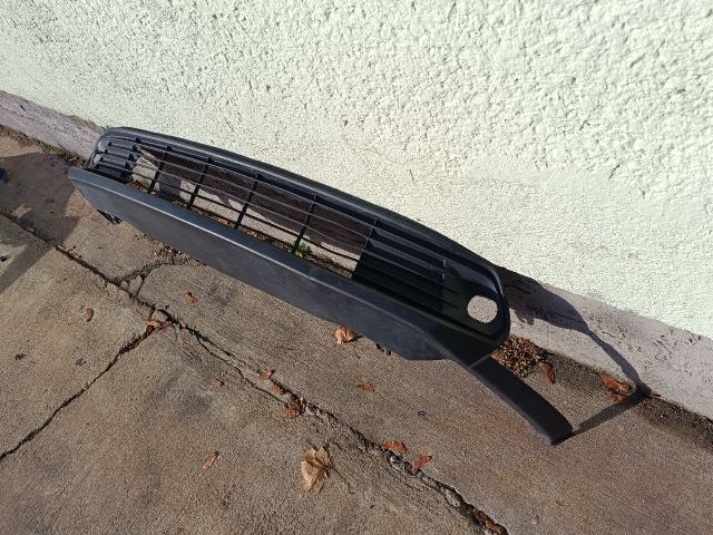 bontott TOYOTA YARIS CROSS Első Lökhárító Alsó (Műanyag)