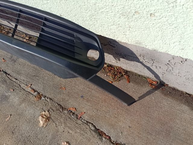 bontott TOYOTA YARIS CROSS Első Lökhárító Alsó (Műanyag)