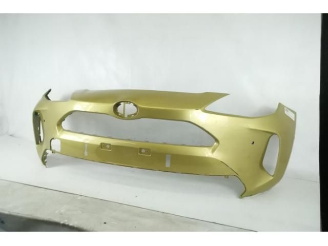 bontott TOYOTA YARIS CROSS Első Lökhárító (Részeivel)