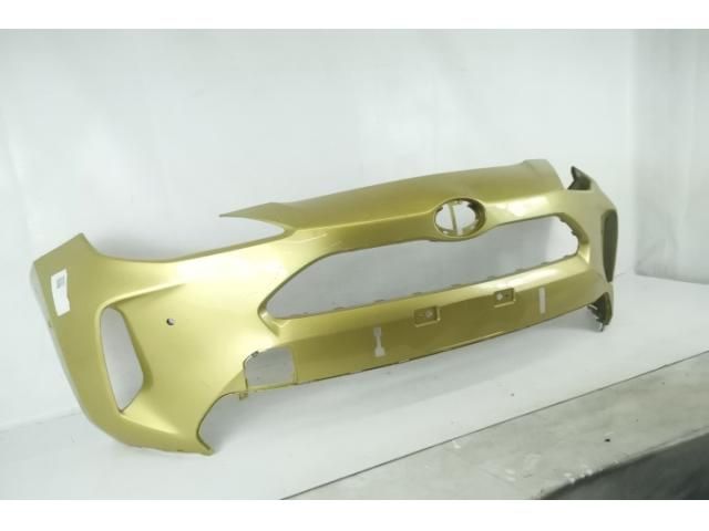 bontott TOYOTA YARIS CROSS Első Lökhárító (Részeivel)