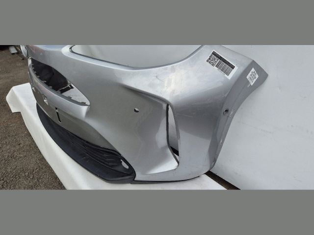 bontott TOYOTA YARIS CROSS Első Lökhárító (Üresen)