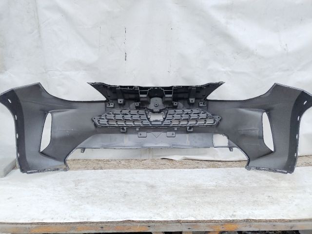 bontott TOYOTA YARIS CROSS Első Lökhárító (Üresen)