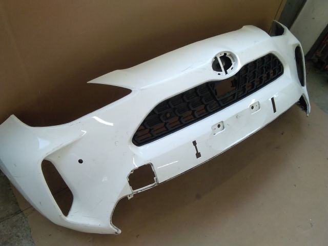 bontott TOYOTA YARIS CROSS Első Lökhárító (Üresen)