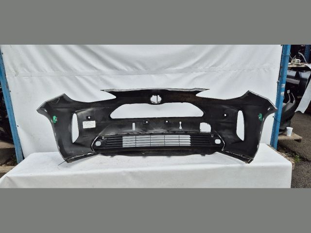 bontott TOYOTA YARIS CROSS Első Lökhárító (Üresen)