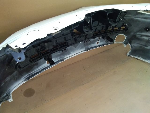 bontott TOYOTA YARIS CROSS Első Lökhárító (Üresen)