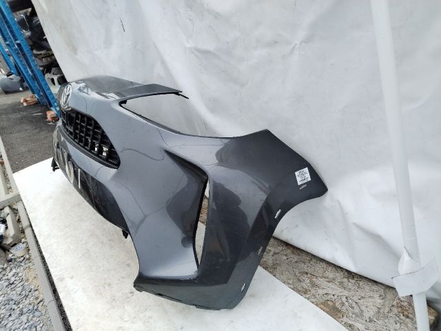 bontott TOYOTA YARIS CROSS Első Lökhárító (Üresen)