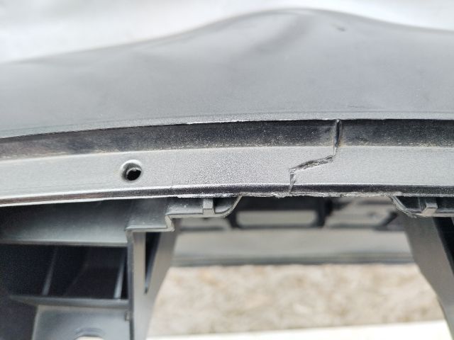 bontott TOYOTA YARIS CROSS Első Lökhárító (Üresen)