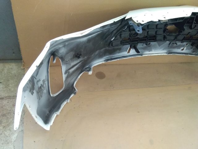 bontott TOYOTA YARIS CROSS Első Lökhárító (Üresen)