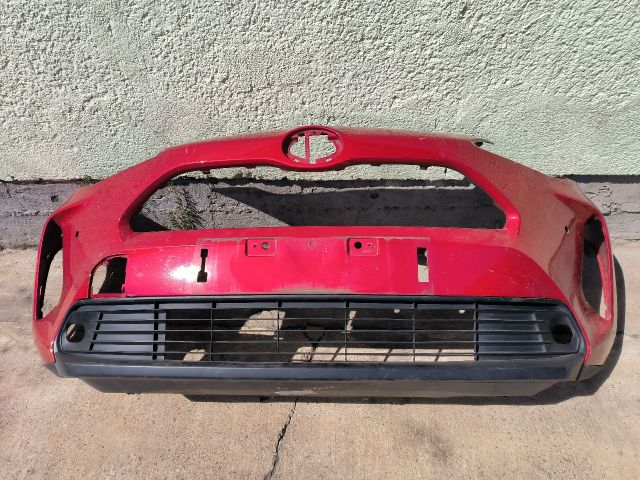 bontott TOYOTA YARIS CROSS Első Lökhárító (Üresen)