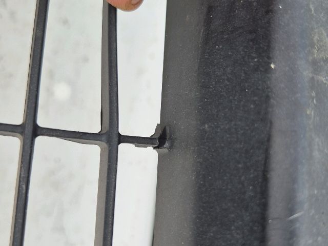 bontott TOYOTA YARIS CROSS Első Lökhárító (Üresen)