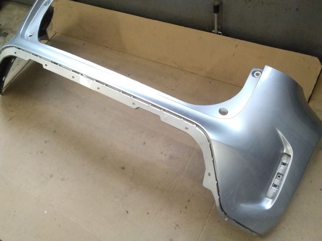 bontott TOYOTA YARIS CROSS Hátsó Lökhárító Felső