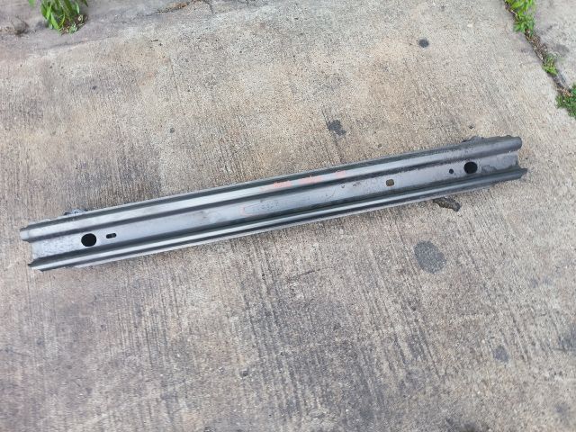 bontott TOYOTA YARIS CROSS Hátsó Lökhárító Merevítő (Fém)