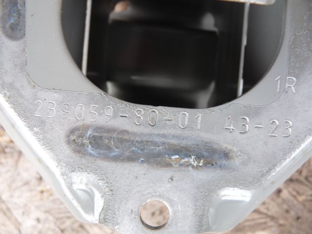 bontott TOYOTA YARIS CROSS Hátsó Lökhárító Merevítő (Fém)