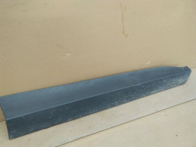 bontott TOYOTA YARIS CROSS Jobb első Ajtó Díszléc