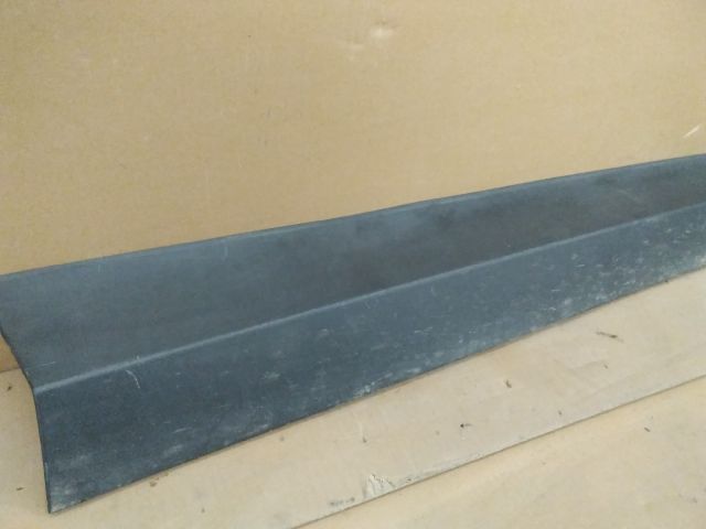 bontott TOYOTA YARIS CROSS Jobb első Ajtó Díszléc