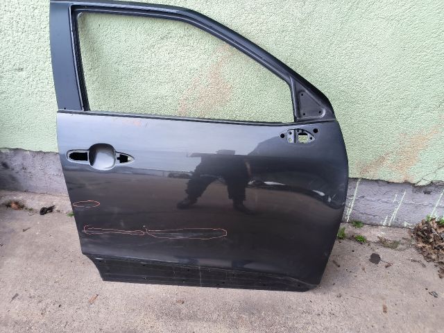 bontott TOYOTA YARIS CROSS Jobb első Ajtó (Részeivel)