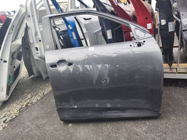 bontott TOYOTA YARIS CROSS Jobb első Ajtó (Üres lemez)