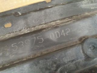 bontott TOYOTA YARIS CROSS Jobb első Dobbetét (Kerékjárati, Műanyag)