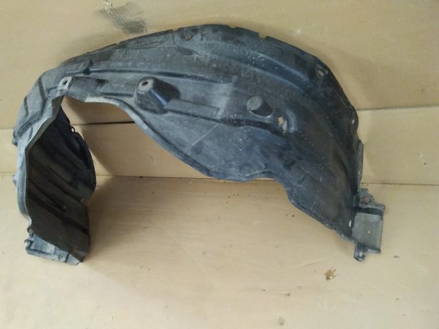 bontott TOYOTA YARIS CROSS Jobb első Dobbetét (Kerékjárati, Műanyag)