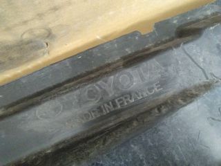 bontott TOYOTA YARIS CROSS Jobb első Dobbetét (Kerékjárati, Műanyag)