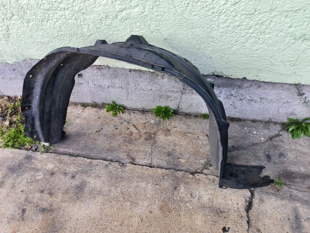 bontott TOYOTA YARIS CROSS Jobb első Dobbetét (Kerékjárati, Műanyag)