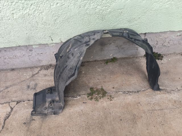 bontott TOYOTA YARIS CROSS Jobb első Dobbetét (Kerékjárati, Műanyag)