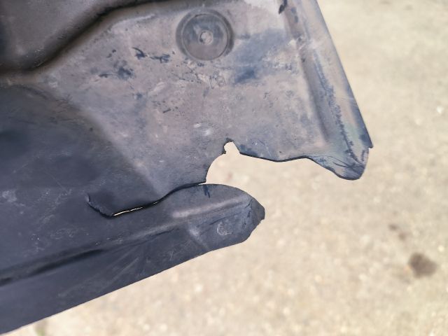 bontott TOYOTA YARIS CROSS Jobb első Dobbetét (Kerékjárati, Műanyag)