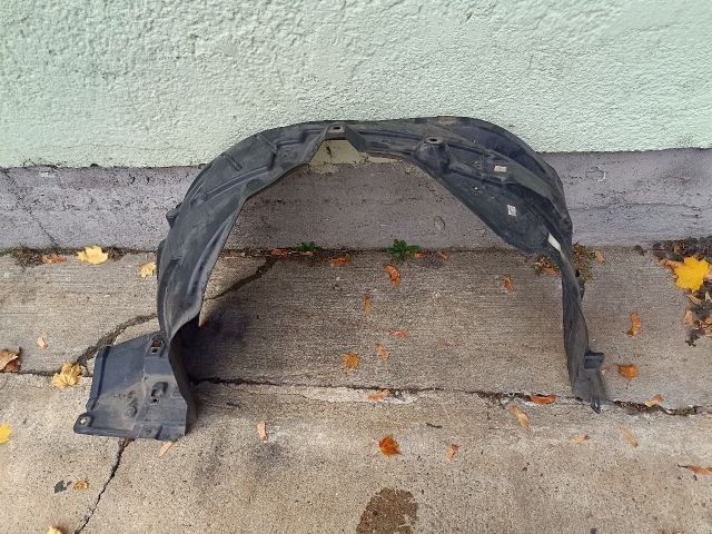 bontott TOYOTA YARIS CROSS Jobb első Első Dobbetét (Kerékjárati, Műanyag)