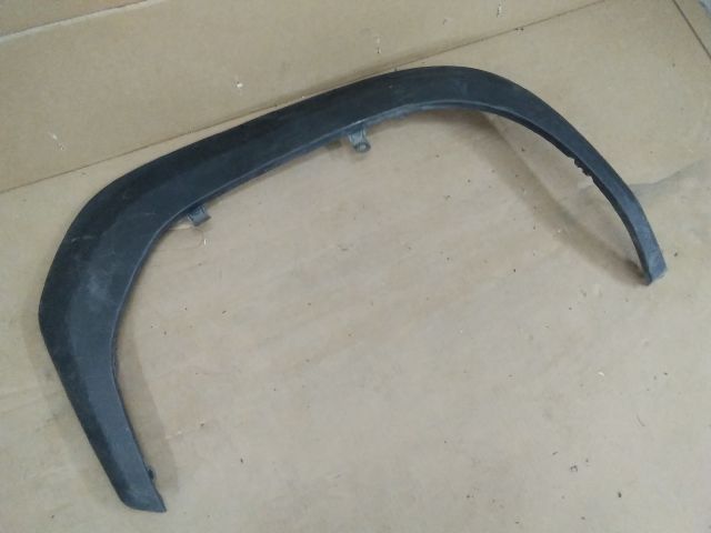 bontott TOYOTA YARIS CROSS Jobb első Sárvédő Díszléc