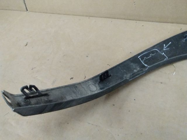 bontott TOYOTA YARIS CROSS Jobb első Sárvédő Díszléc