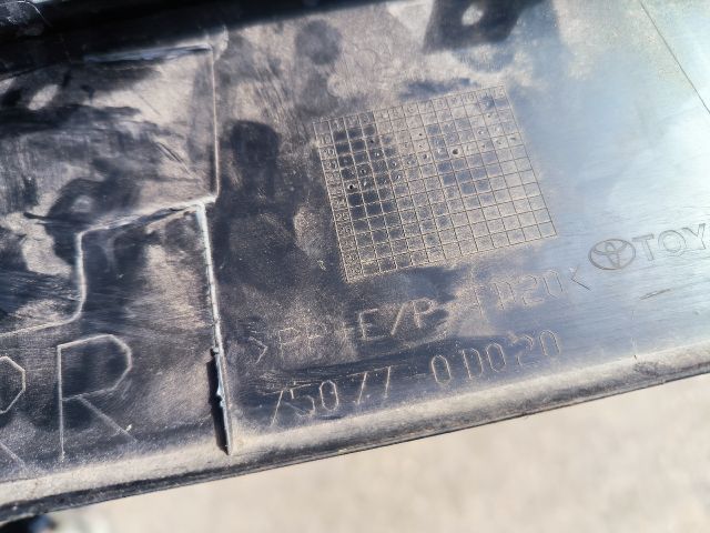 bontott TOYOTA YARIS CROSS Jobb hátsó Ajtó Díszléc