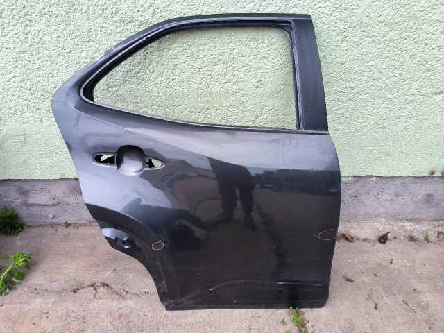 bontott TOYOTA YARIS CROSS Jobb hátsó Ajtó (Részeivel)